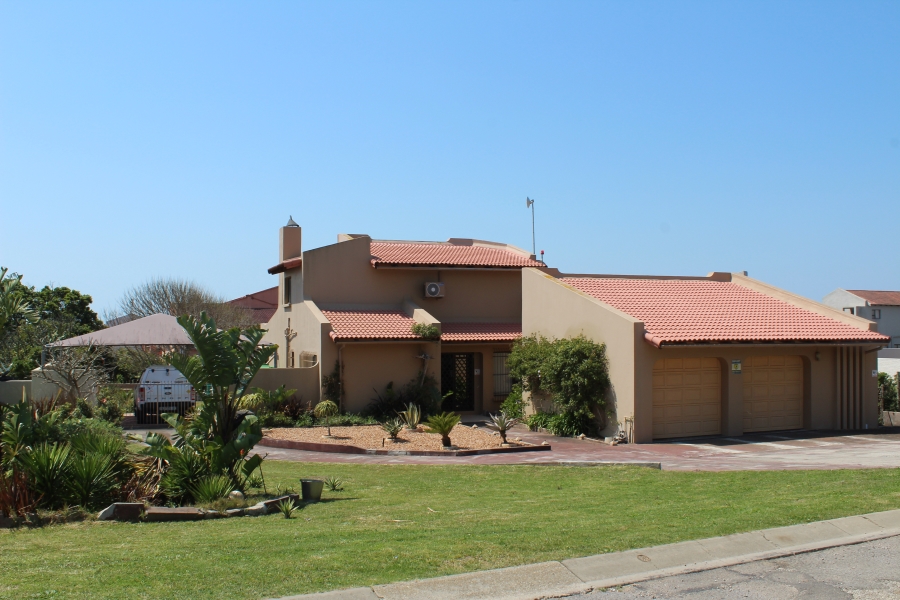 4 Bedroom Property for Sale in Santareme Eastern Cape